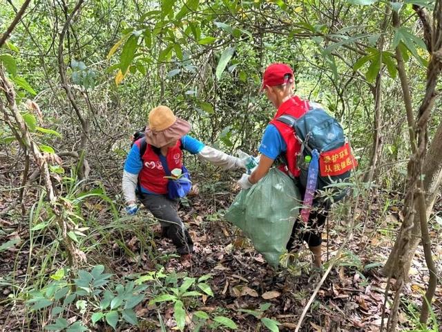 志愿守护山野，  阳台山“爱心线”清野行动持续开展