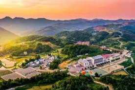 湖南隆回深度推进文旅融合 云上花瑶勇登高图片