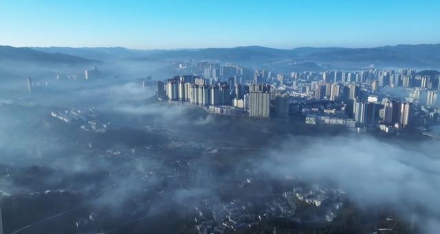 盘州多地出现壮丽云海景观