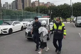 台媒：疑因生活压力大，新北市一女子吸毒饮酒后用枕头闷死自己两个孩子图片