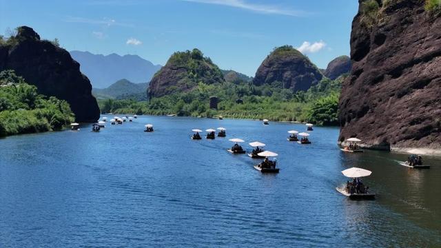 万人同游 乐享仙山 | 龙虎山景区迎万人系列团，人气火爆！