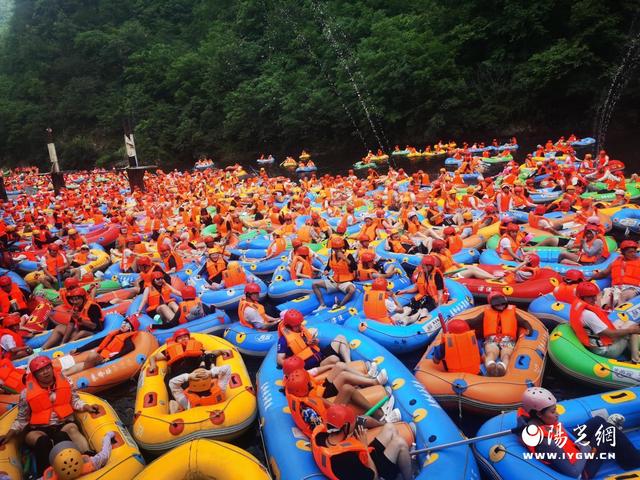 单周涌入11.31万人次！“村光大道”燃爆宁陕 避暑客流创纪录