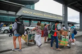 总台记者看世界丨设施老旧、效率低下、恶意宰客，马尼拉机场为何上“全球最差”榜？图片
