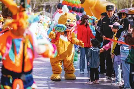太原方特玩趣生活节来袭 “五一”假期40+主题项目日夜畅玩图片