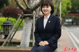 “一辈子学做老师”，她在教学中和学生一起成长图片