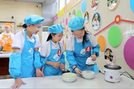 长寿：小学生上演“厨神”争霸赛图片