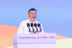 山东港口总经理李奉利：当好连通世界的“万能接口”，将出海口“搬到”企业家门口图片