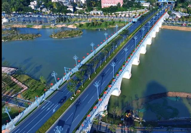 花溪湖公园国庆揭面纱 城市“绿心”成市民生态休闲新去处