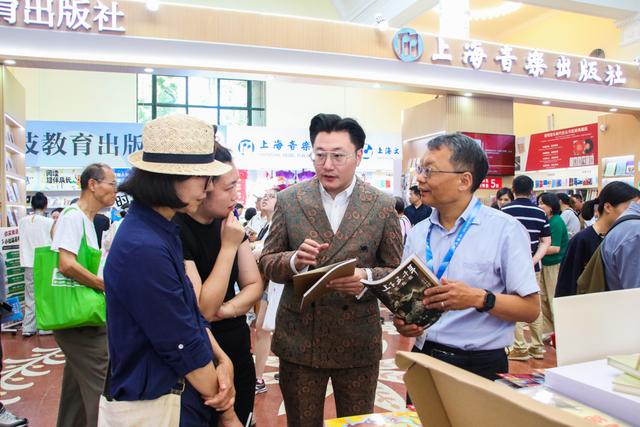 经典科普IP遇见沉浸科技，《十万个为什么》XR体验在上海书展首次亮相