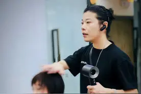 摩天楼里，他在“美发江湖”找出口｜莞邑人物周刊图片