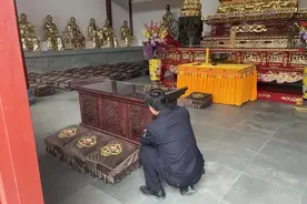 绍兴一寺庙内发生，离谱！图片