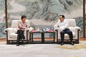 张国华与北京协和医院院长张抒扬一行举行工作座谈图片