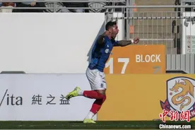 中国香港足总高级组银牌决赛举行 东方足球队1:0夺魁图片