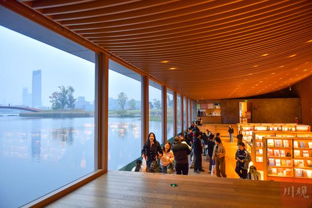 C视觉丨初冬兴隆湖 邂逅油画森林