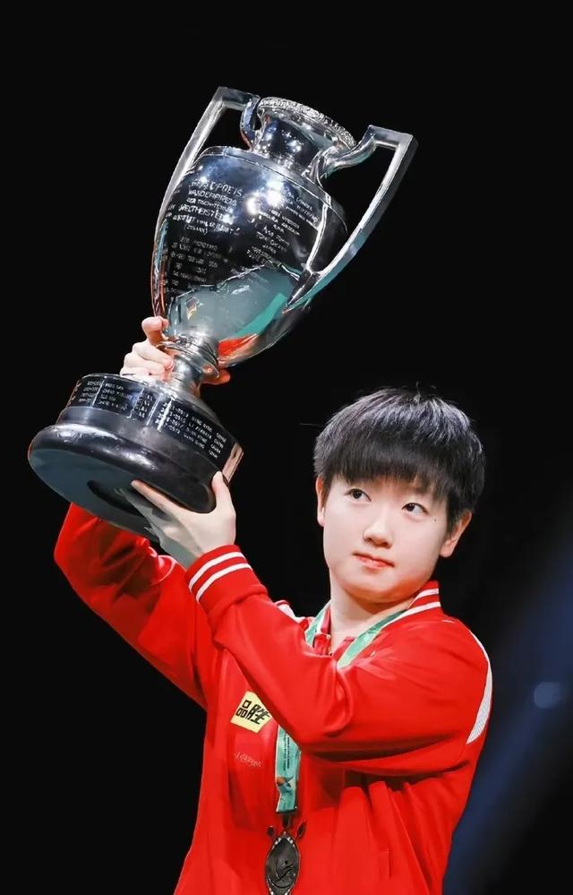 清华大学公示:孙颖莎、王曼昱拟录取