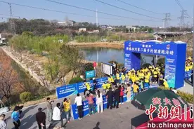 荆门牌楼西河乡村健康跑活动欢乐开赛图片