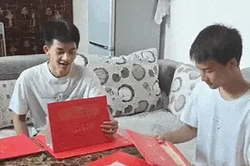 双胞胎“航天”兄弟，考上同一所军校！图片