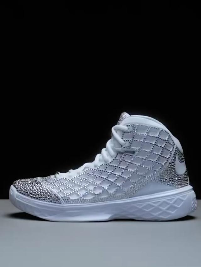 瓦妮莎亲晒！Kobe 3 Low 真来了！