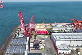 重600吨！胶州湾第二隧道“海天号”盾构机刀盘下井图片