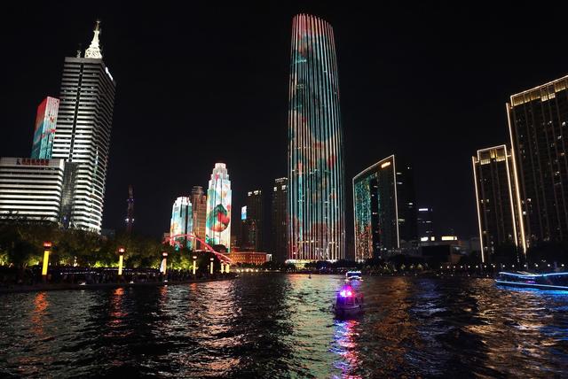 上合组织天津峰会丨中外记者感受海河夜景文化