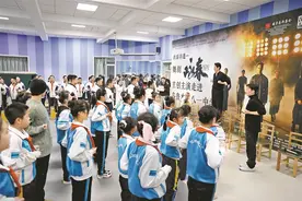 从《咏春》感受中华文化独特魅力 《咏春》主创团队昨走进乌鲁木齐八一中学图片