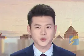 教师因未发福利而消极教学 讲三分钟课就开始放电影 学校：钱会在20天内发放到位图片