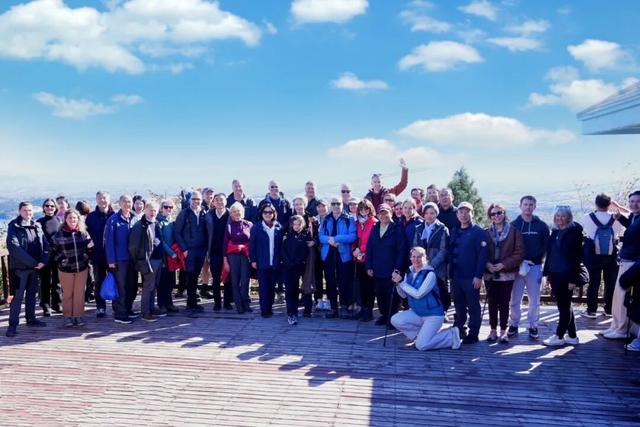 2025年中欧外交官登山活动在京举行