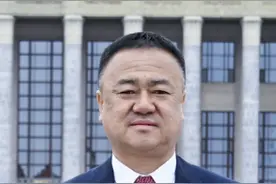用新动能替代旧动能！全国政协委员、宝丰集团董事长党彦宝：建议加速推进新能源大基地建设图片