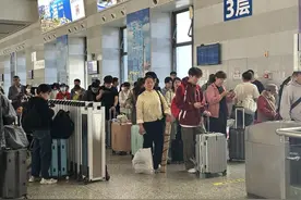 五一假期威海客流呈现新特点，铁路运能与志愿服务双保障图片