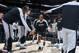 老叔？老炮？称呼不重要，保罗只想教会年轻人如何打球图片