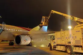 贵阳龙洞堡国际机场积极应对入冬以来首次低温凝冻天气图片