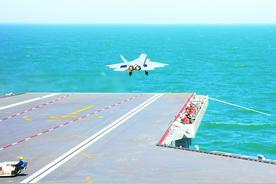 “三机弹射”震撼亮相，远海攻防能力提升，中国航母取得重大突破！图片