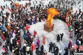 内蒙古达里湖冬捕旅游季启幕 沉浸式体验渔猎盛宴图片
