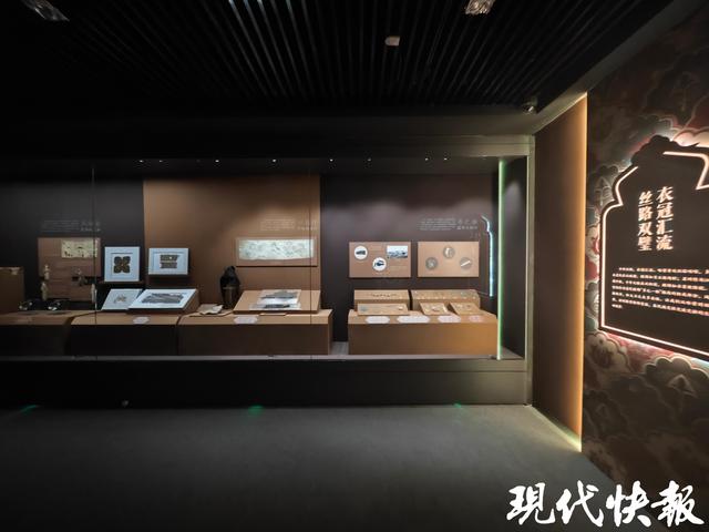 丝路上的两颗璀璨明珠！“苏韵江南与丝路哈密服饰文化展”在苏州开幕