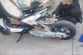 无证驾驶改装“电摩”？莘县交警现场查扣图片