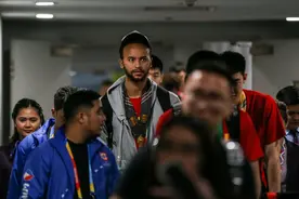 篮球世界杯 | 中国男篮抵达菲律宾 首战对阵塞尔维亚队图片