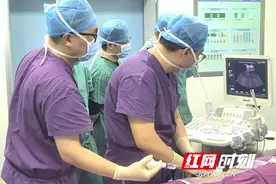 武陵源区人医院首次实施经皮肾镜钬激光碎石取石术图片