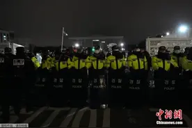 国际识局：韩国政局突变！时隔44年再次发布戒严令图片