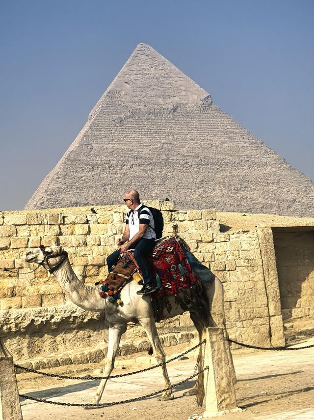 晚潮｜吉萨平原上的背影