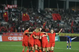 开门红！中国女足3比0击败乌兹别克斯坦图片