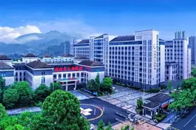 浙江省龙泉市人民医院：打造百姓家门口的“浙大二院” | 健康中国强县行·听他说图片