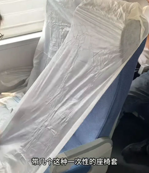 手机报·晚报丨高铁一次性座椅套热销，有没有必要；河南计划招用1万名左右大学毕业生