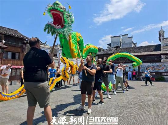抢抓免签政策红利：6.8万入境游客畅游黔东南