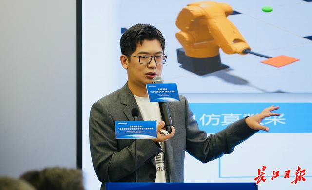 武汉开了家“机器人学校”，仿真训练场为机器人“培训上岗”