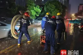 盐城昨日降雨118mm打破历史记录，千名公职人员走上防汛现场图片