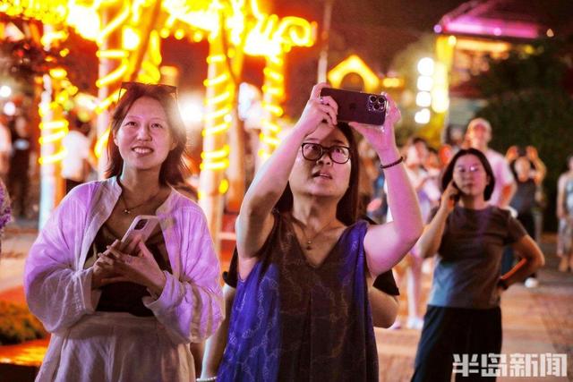 夏夜人潮涌，在这里啤酒与星光同醉