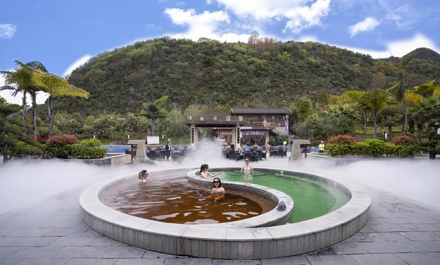 温泉+冰雪谱写冰火交响曲 六盘水打造冬季旅游新场域