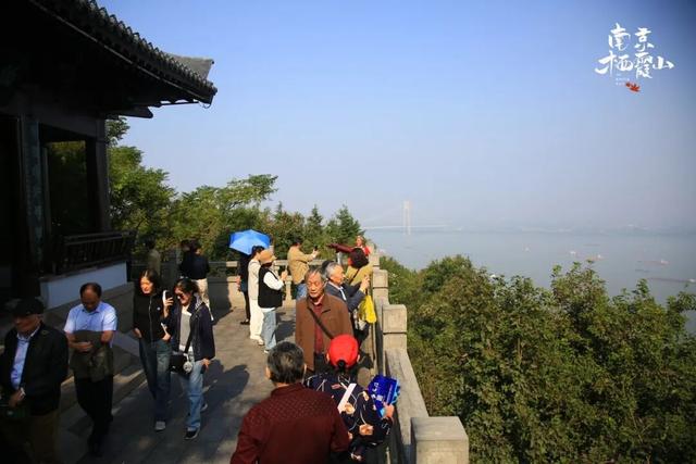 【重阳福利】敬老登高，栖霞山观光车 99 席秋日专列+礼品速领！
