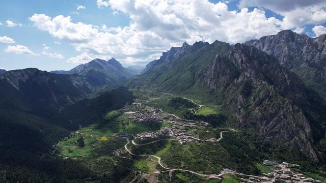 丝路涌“新”潮 乡村兴“旺”景——甘肃文旅消费长假再掀热潮