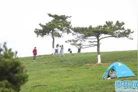 贵安月亮湖公园初冬景色美图片